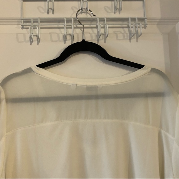 White Reitmans Blouse 3/35$ - Picture 7 of 7